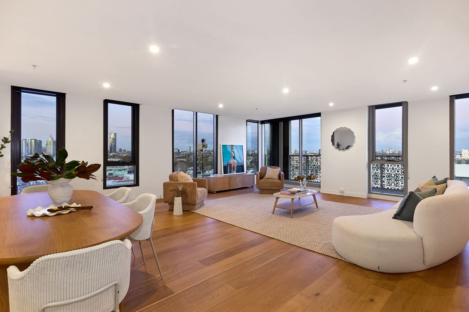Gallery: 1007/101 Bay Street