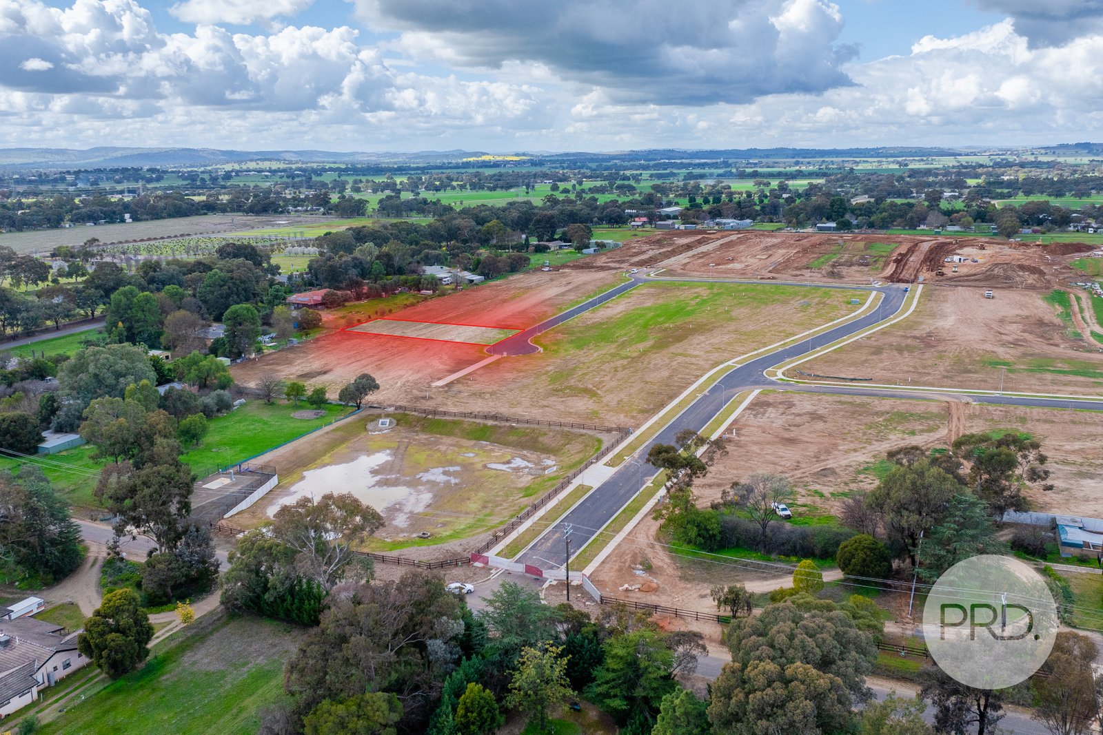  Almond Close LAKE ALBERT 3