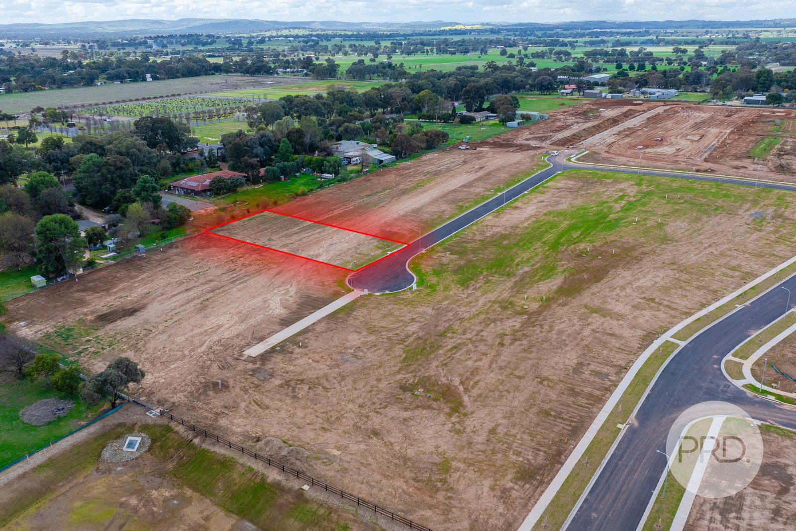  Almond Close LAKE ALBERT 5