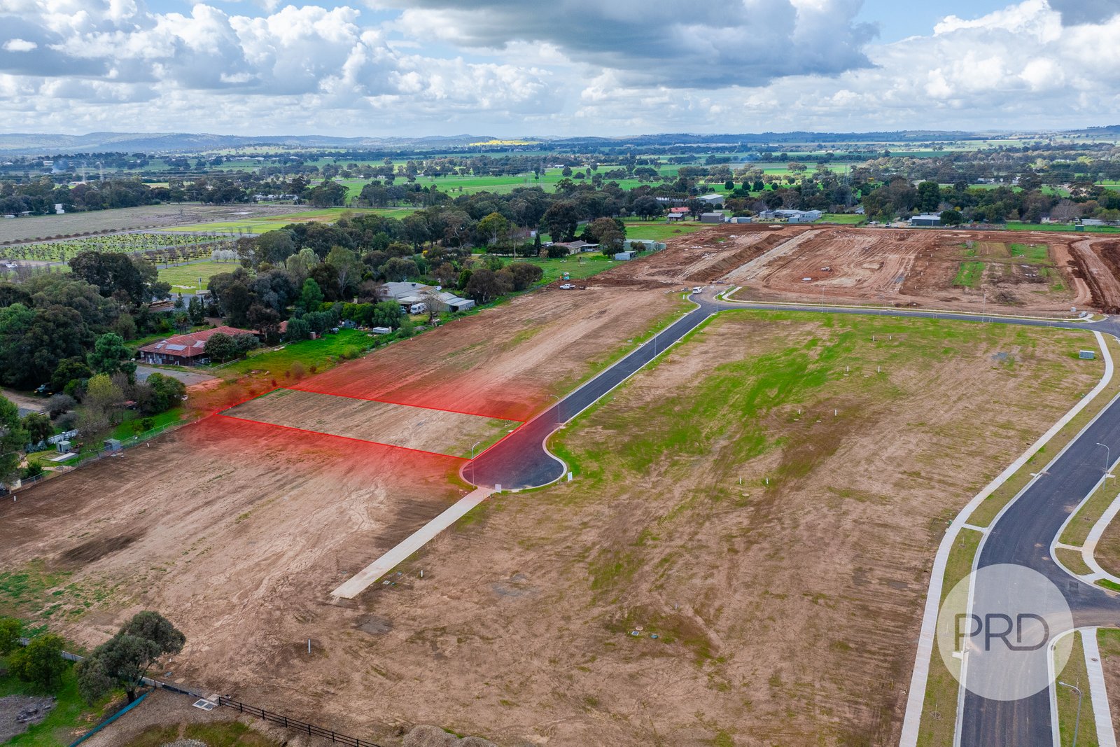  Almond Close LAKE ALBERT 7