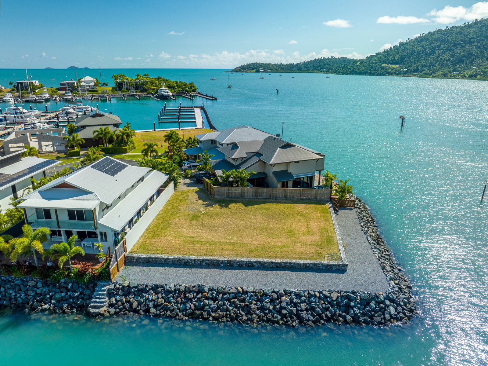 21-23 The Cove AIRLIE BEACH 5