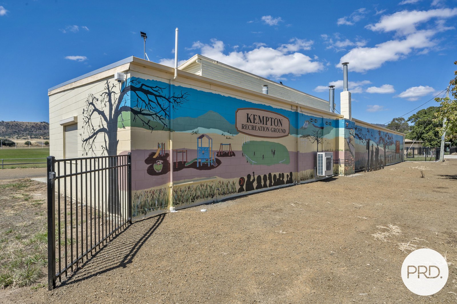  Grange Estate, Main Street KEMPTON 9