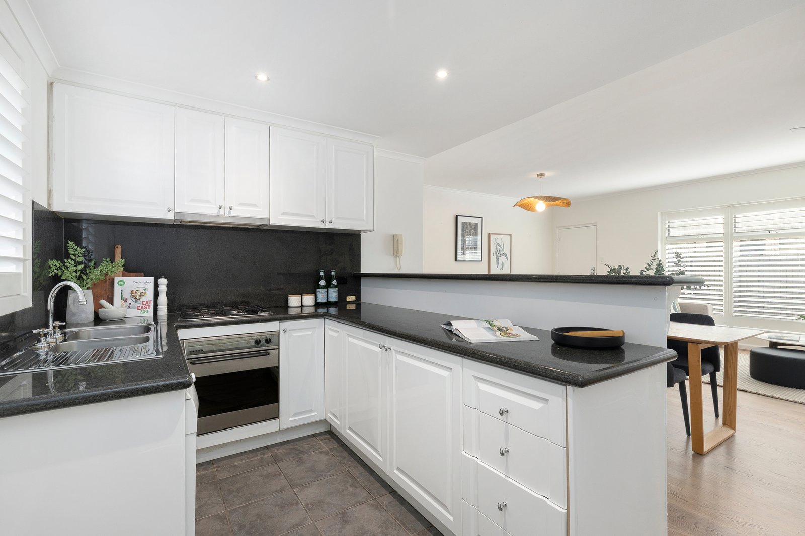 Gallery: 4/72 Roslyn Street