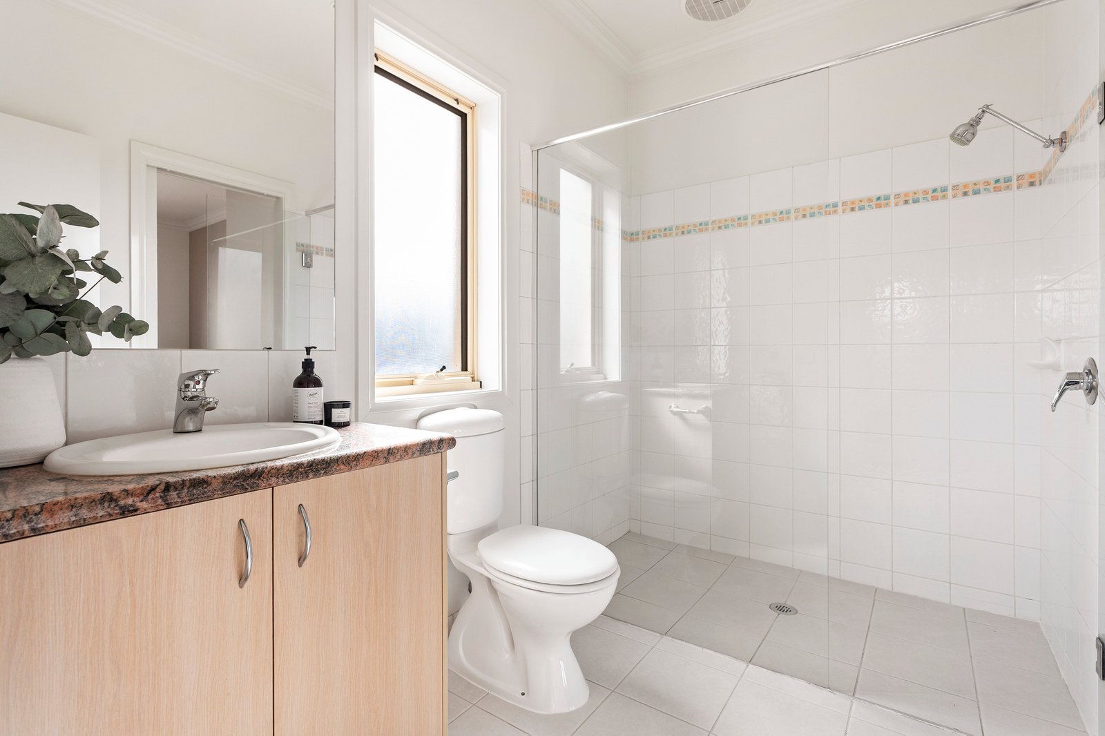 Real Estate and Property in 4/756 Hawthorn Road, Brighton East, VIC