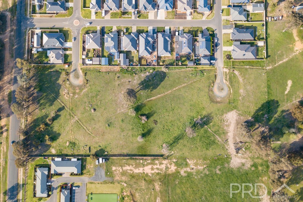 79 Jeffery Circuit TUMUT 2