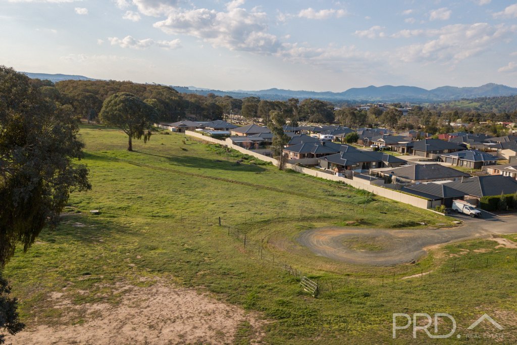 79 Jeffery Circuit TUMUT 6