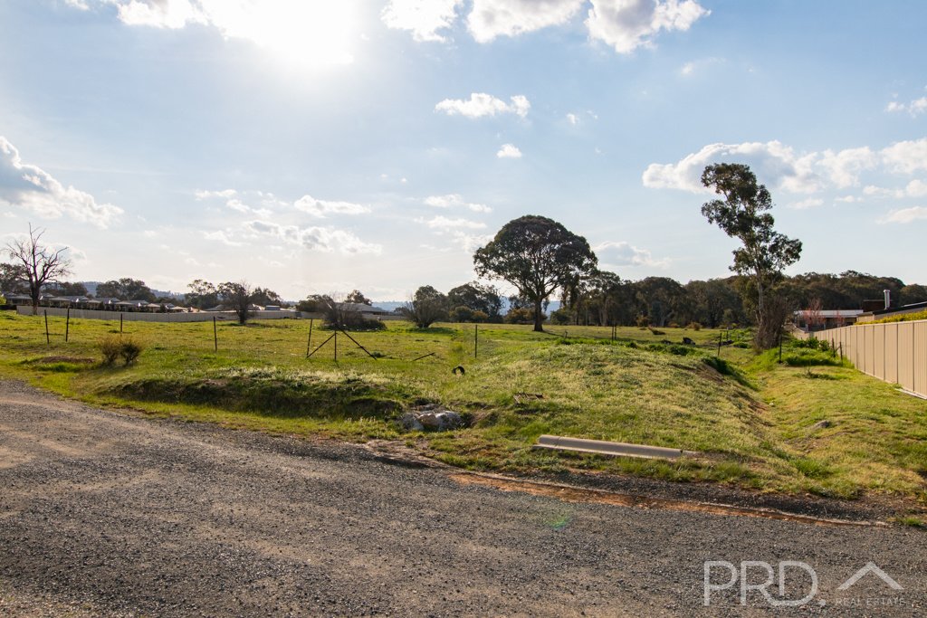 79 Jeffery Circuit TUMUT 9
