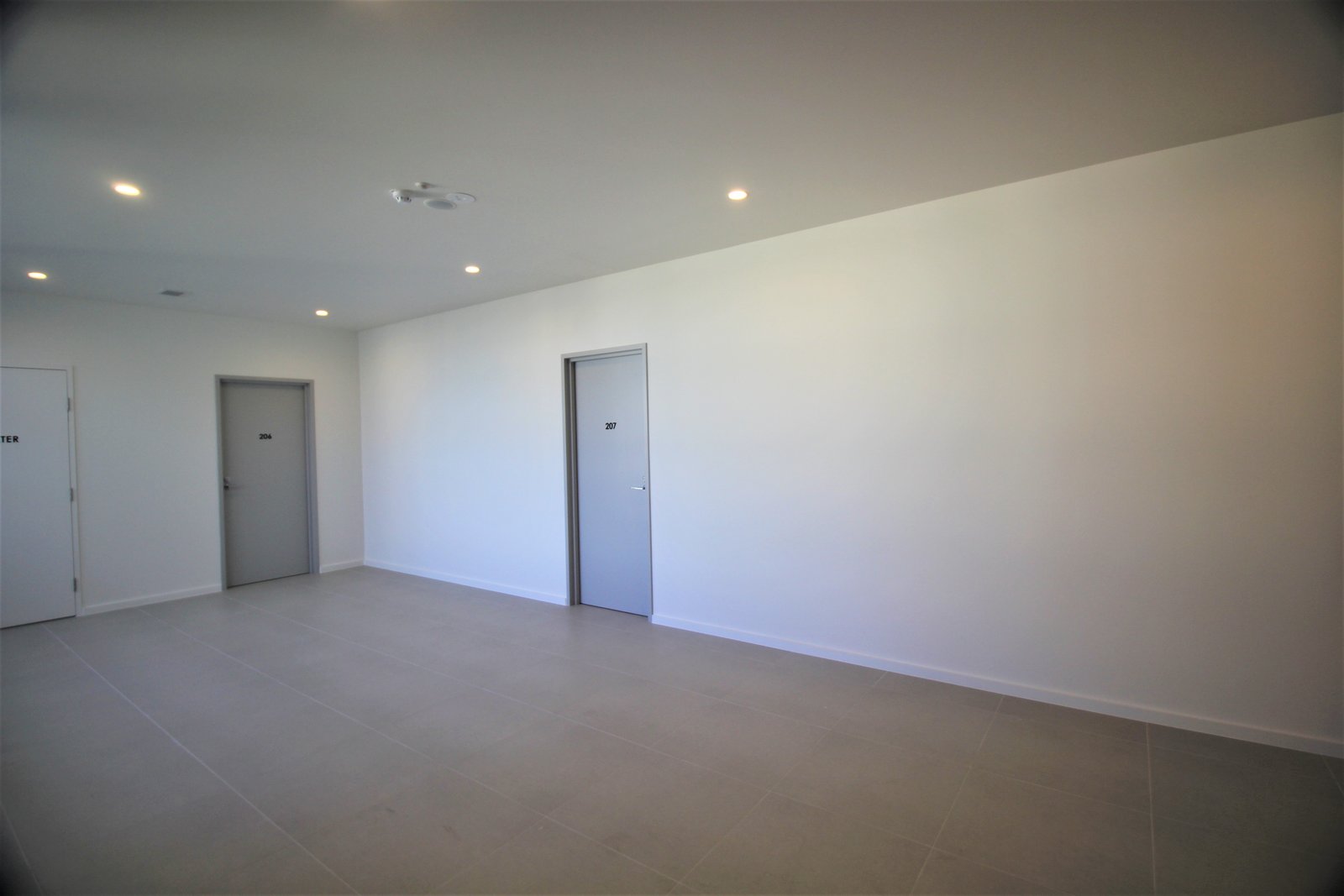 Gallery: N207/1215 Centre Road