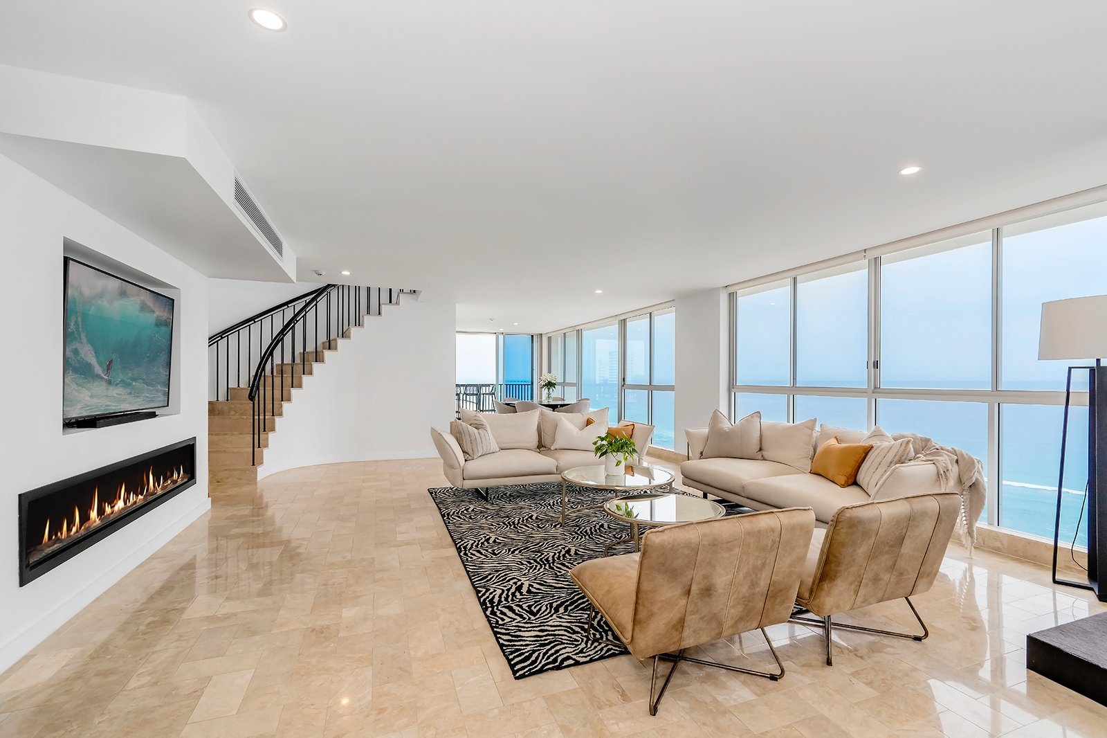 P1-1601/3575-3585 Main Beach Parade MAIN BEACH 4