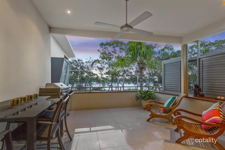 PARADISE POINT 1