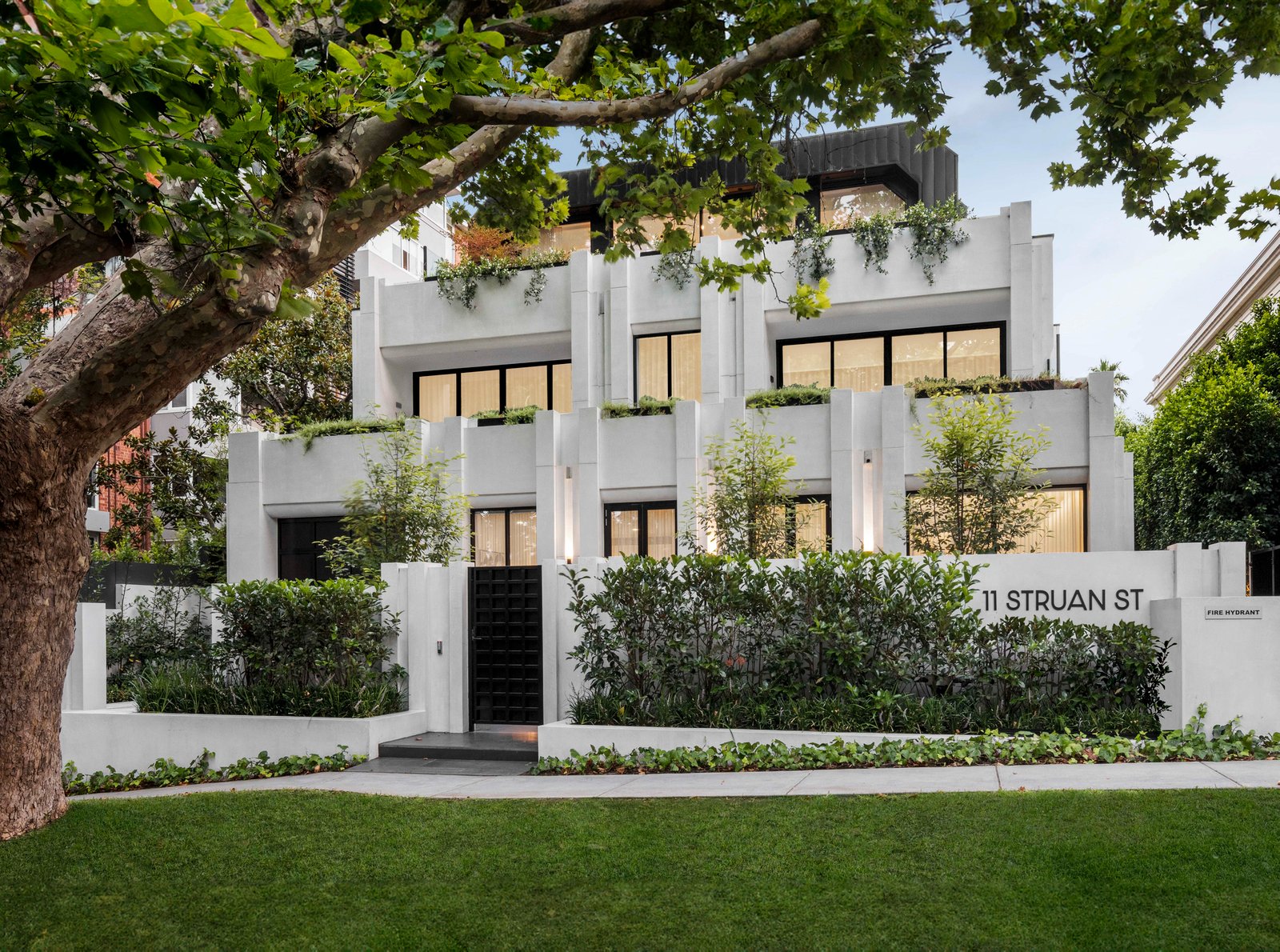 Penthouse, 11 Struan Street, Toorak, 3142