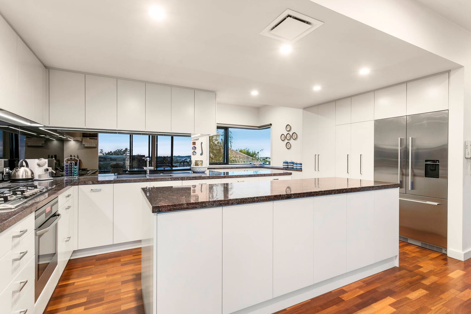 Real Estate and Property in Penthouse 2/12 Trawalla Avenue, Toorak, VIC