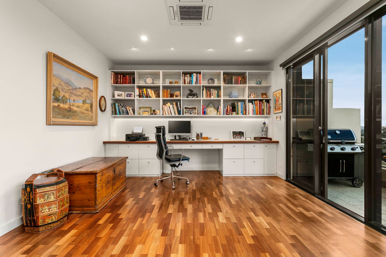 Real Estate and Property in Penthouse 2/12 Trawalla Avenue, Toorak, VIC