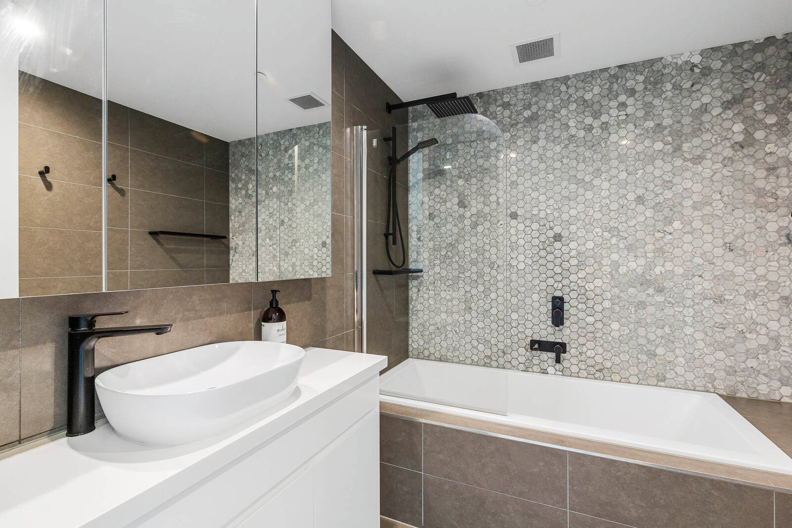 Real Estate and Property in Penthouse/18 Hamilton Street, Bentleigh, VIC