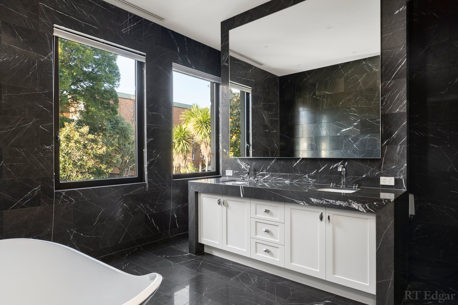 Real Estate and Property in Penthouse/23 Tintern Avenue, Toorak, VIC