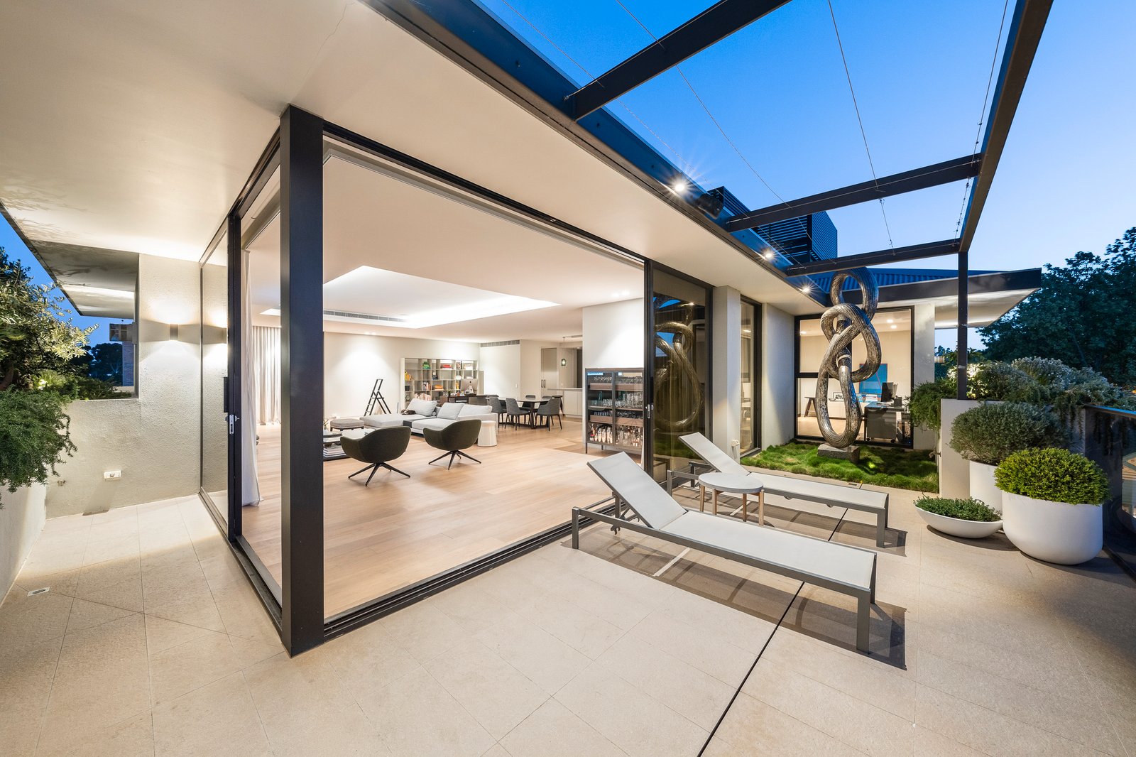 Penthouse/6 St Johns Lane, Toorak, 3142