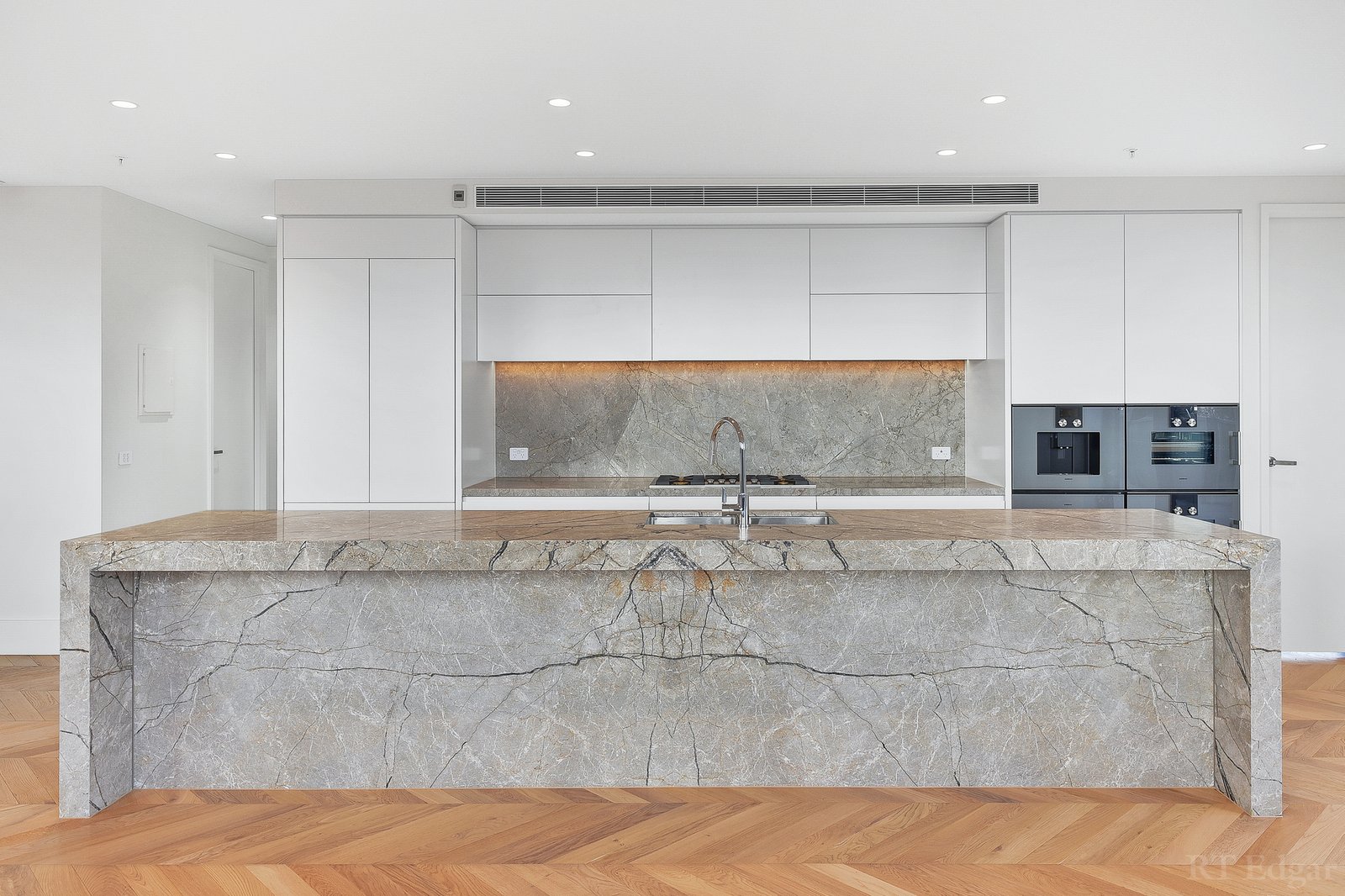 Real Estate and Property in Penthouse/663 Malvern Road, Toorak, VIC