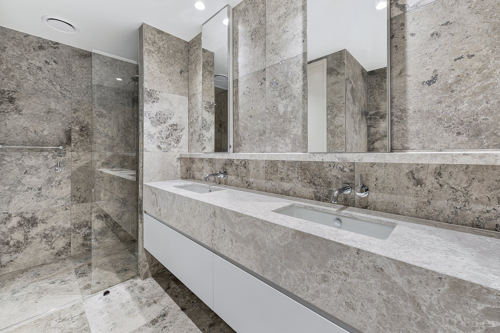 Real Estate and Property in Penthouse/663 Malvern Road, Toorak, VIC