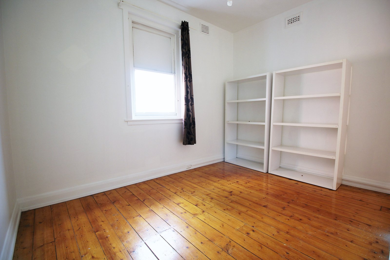 Gallery: Rear/1146 Glen Huntly Road