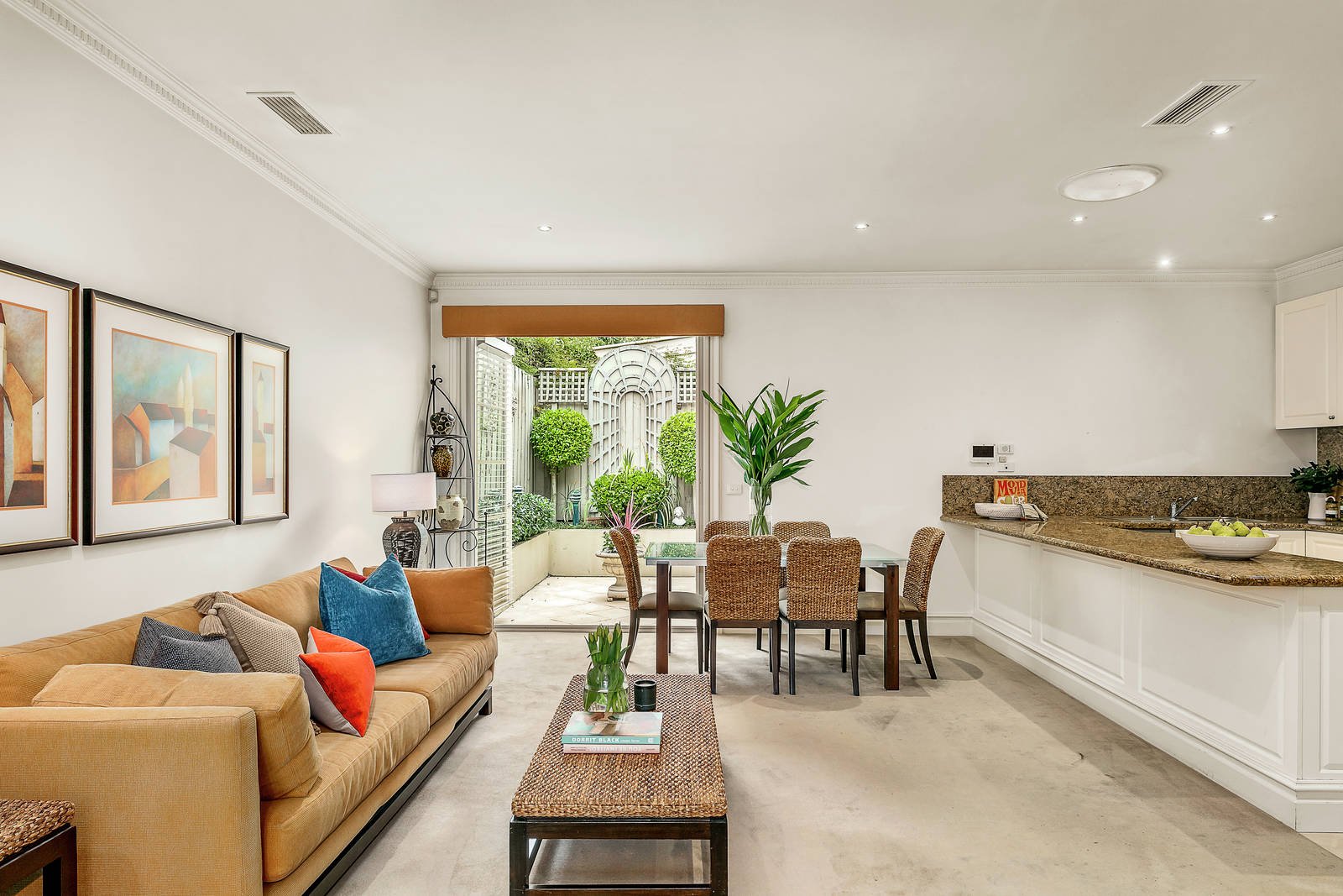 Residence 2/1009 Malvern Road, Toorak, VIC