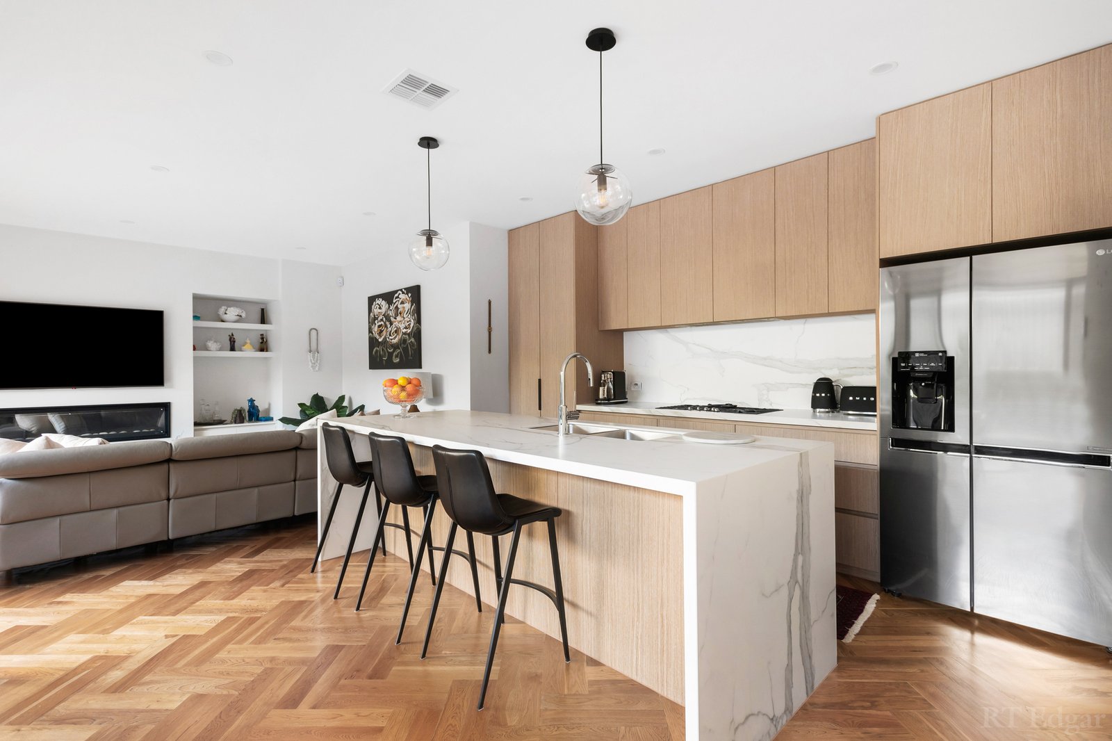 Real Estate and Property in Residence 2/20 Cornell Street, Camberwell, VIC