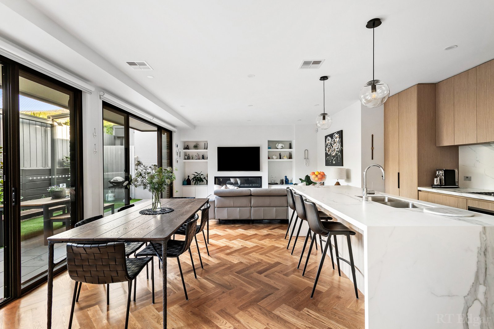 Real Estate and Property in Residence 2/20 Cornell Street, Camberwell, VIC