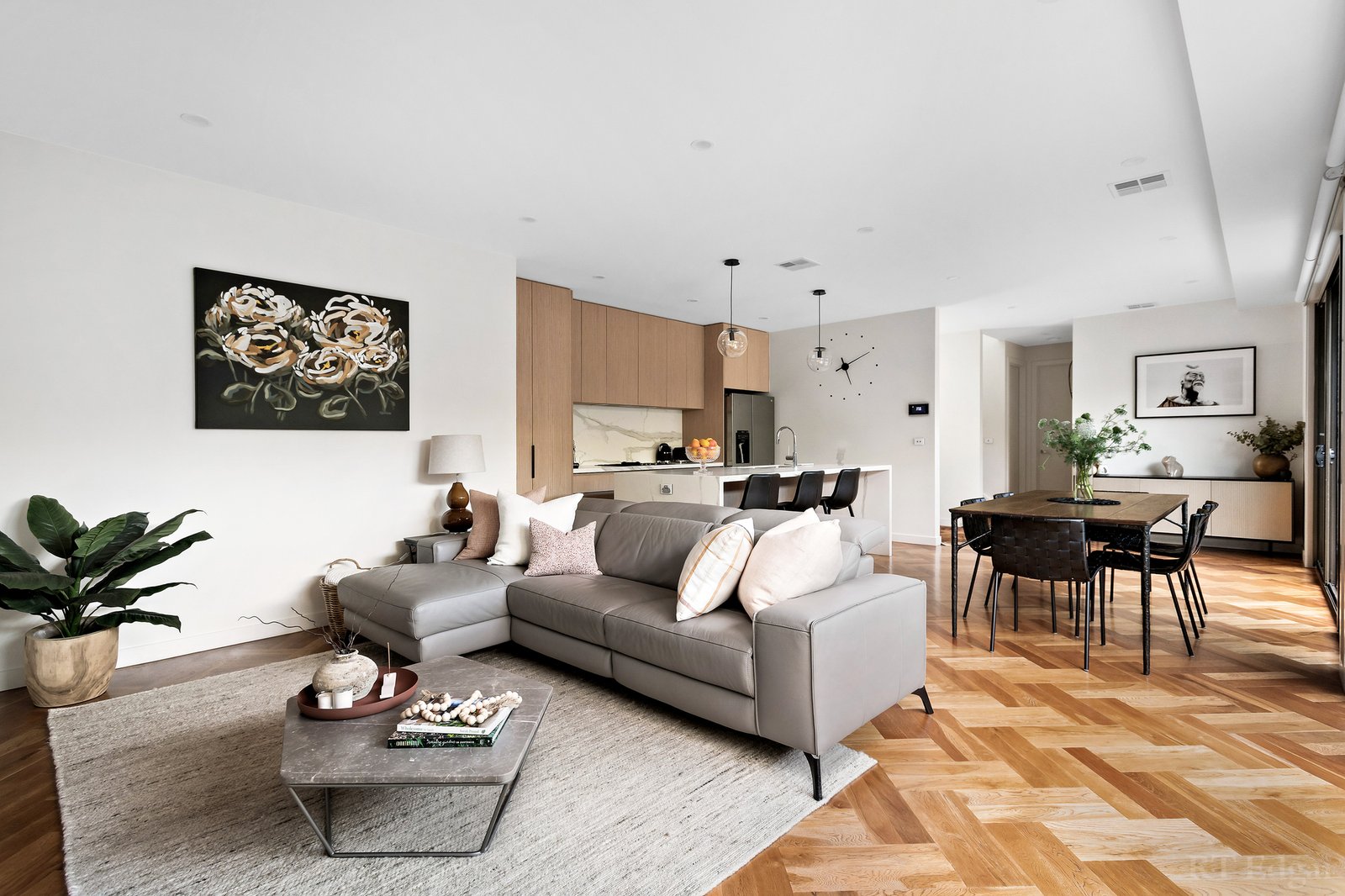 Real Estate and Property in Residence 2/20 Cornell Street, Camberwell, VIC