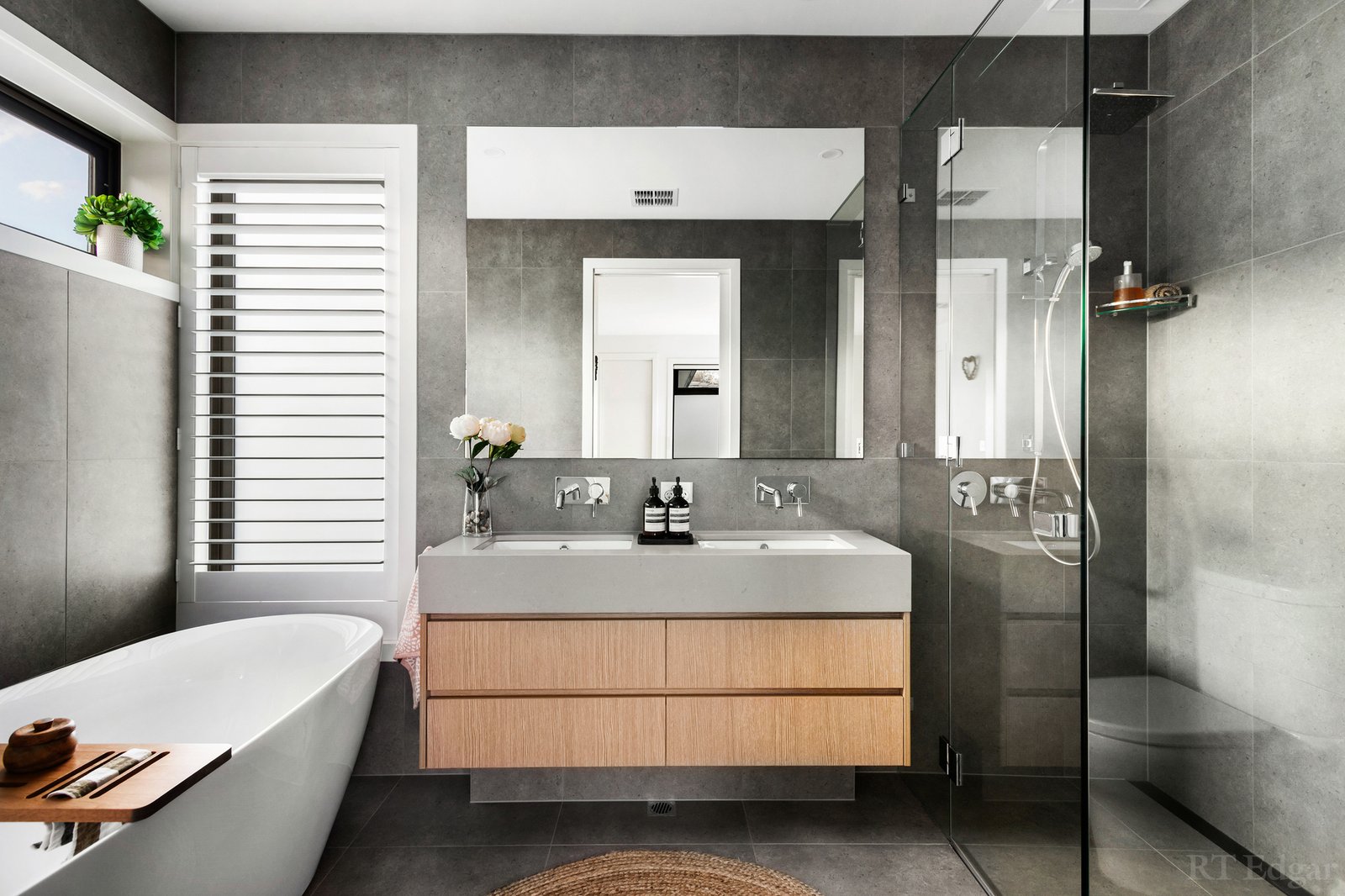 Real Estate and Property in Residence 2/20 Cornell Street, Camberwell, VIC