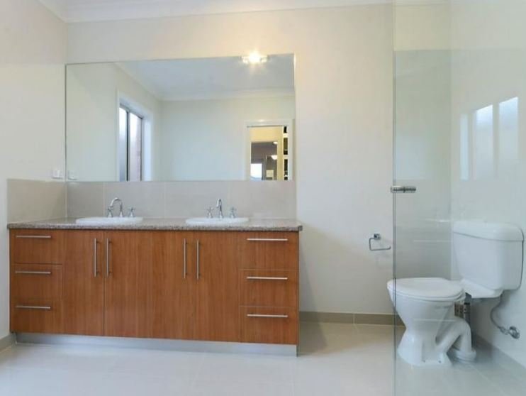 Gallery: Room 5/70 Fogarty Avenue