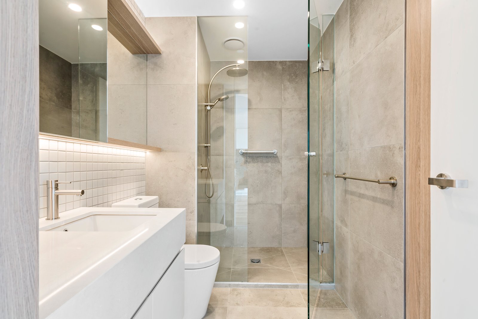 Gallery: S302/670 Centre Road
