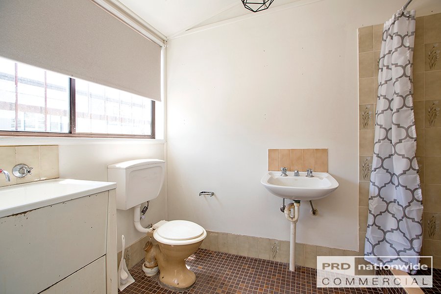 Shop 1 164 Peel Street TAMWORTH 8