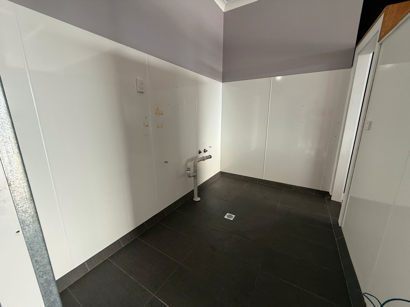 Shop 1 / 4 Kew Road LAURIETON 6