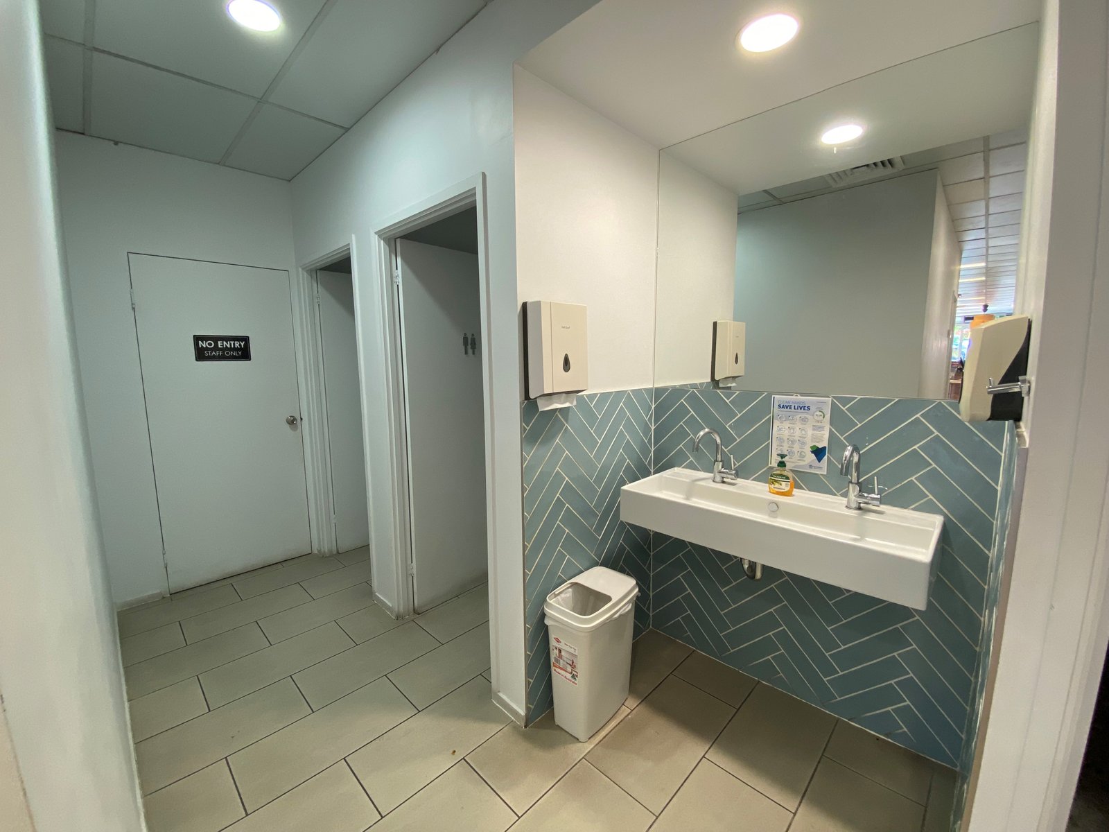 Shop 1B / 384 Shute Harbour Road AIRLIE BEACH 6