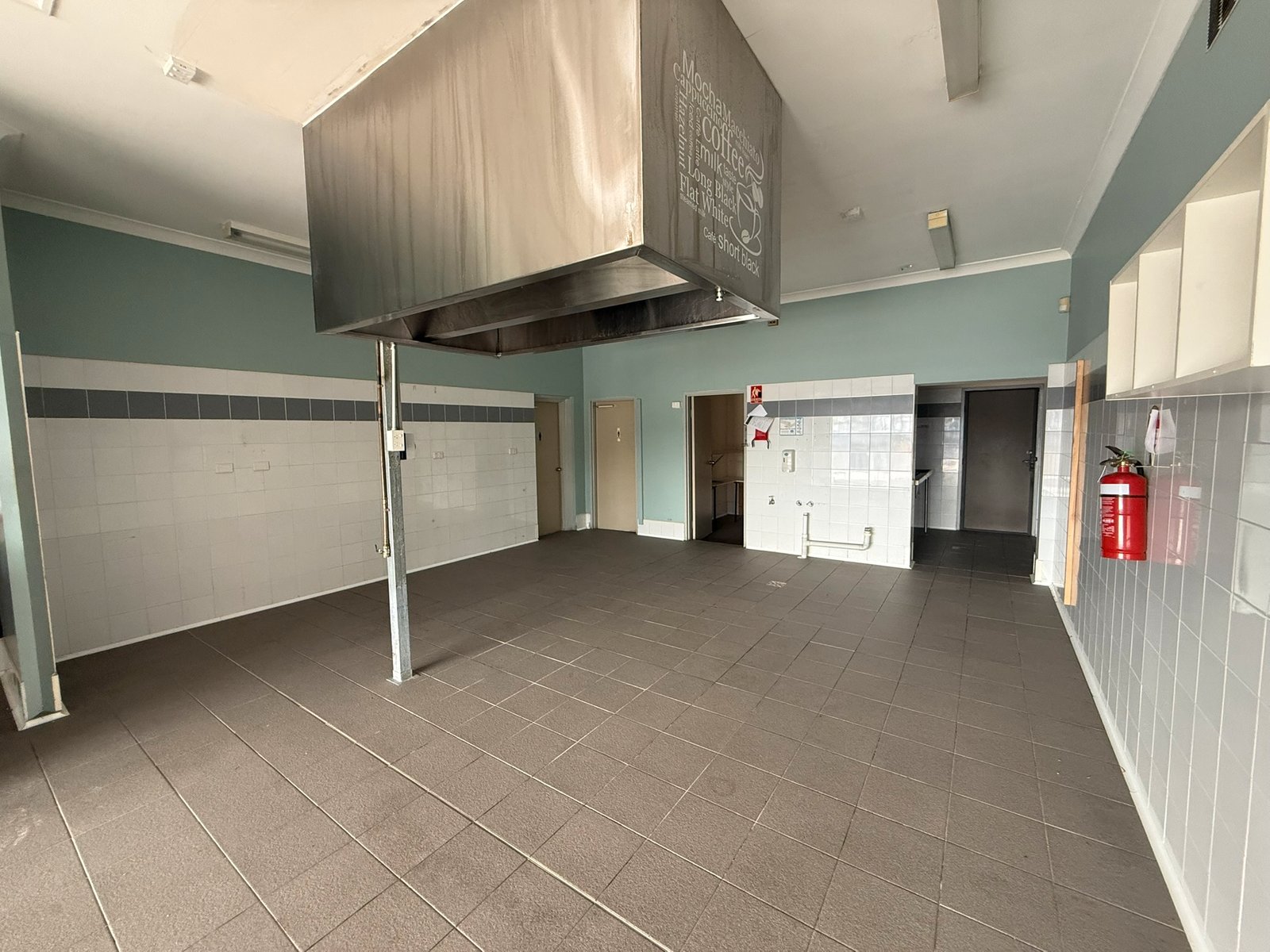 Shop 2 / 4 Kew Road LAURIETON 2