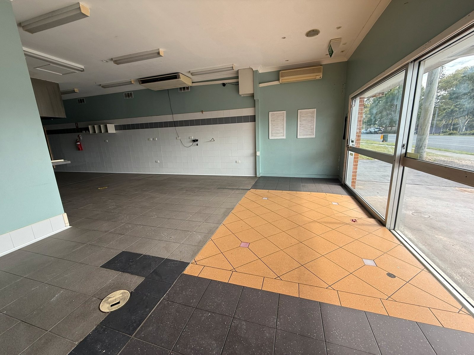 Shop 2 / 4 Kew Road LAURIETON 4