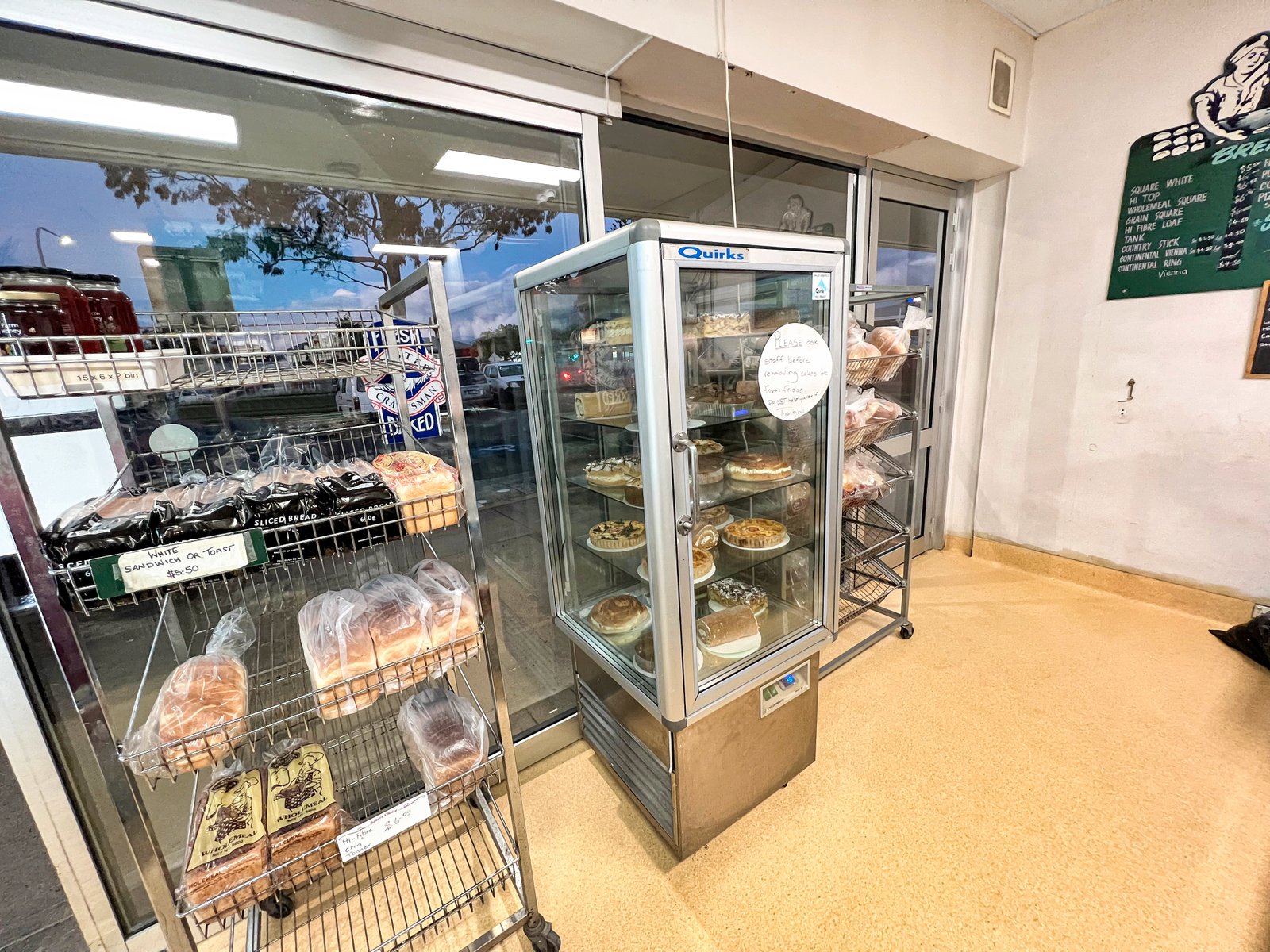 Shop 2/84 Bold Street LAURIETON 8