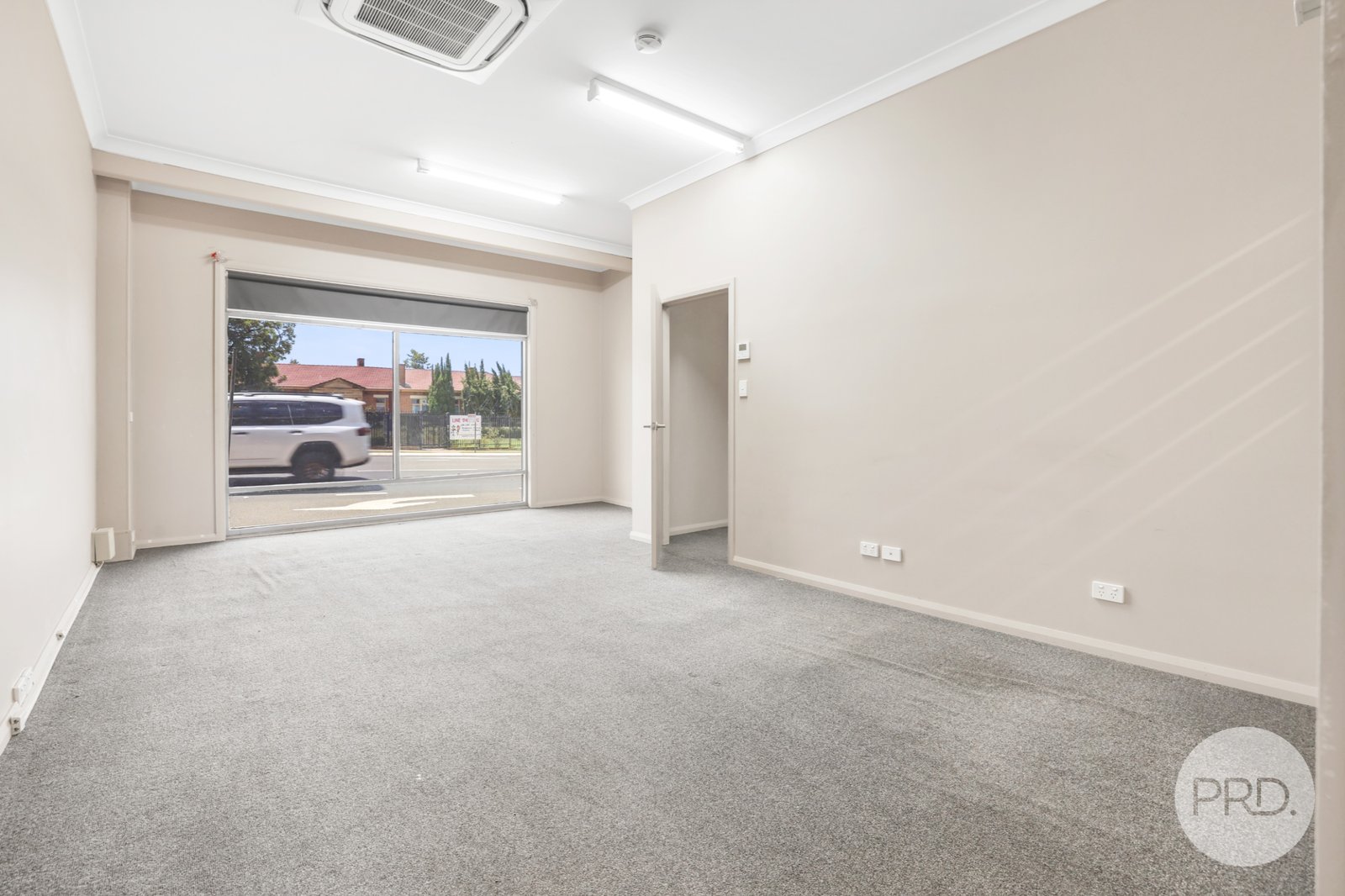 Shop 2/86 Bridge Street TAMWORTH 6
