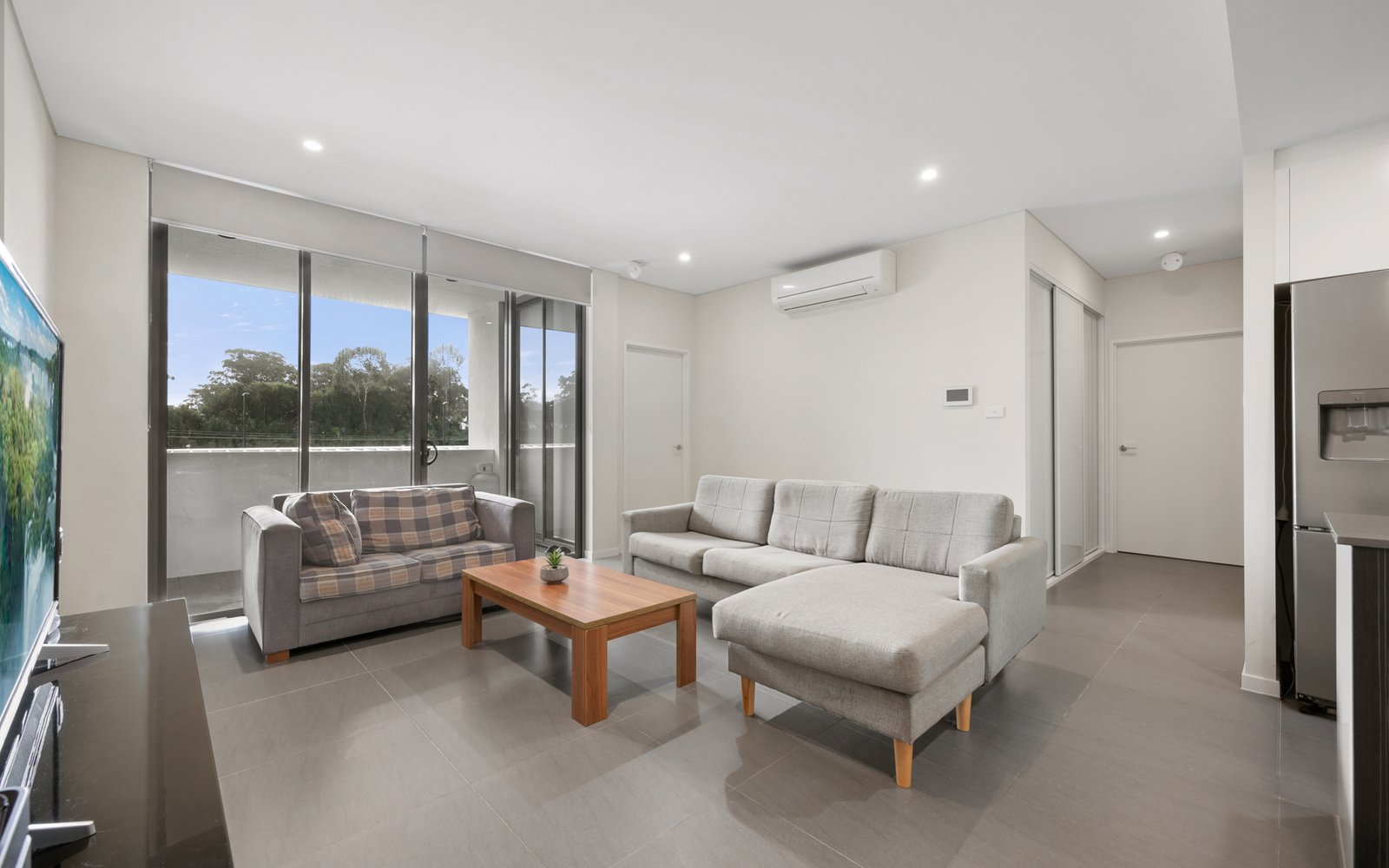 Shop 3 & Apartment 6/208 Great Western Highway KINGSWOOD 3