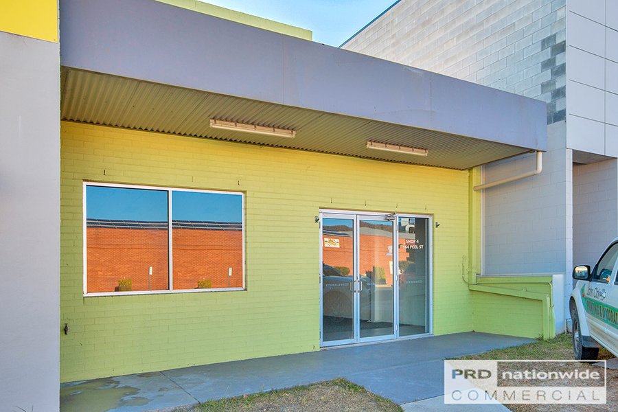 Shop 4, 164 Peel Street TAMWORTH 1