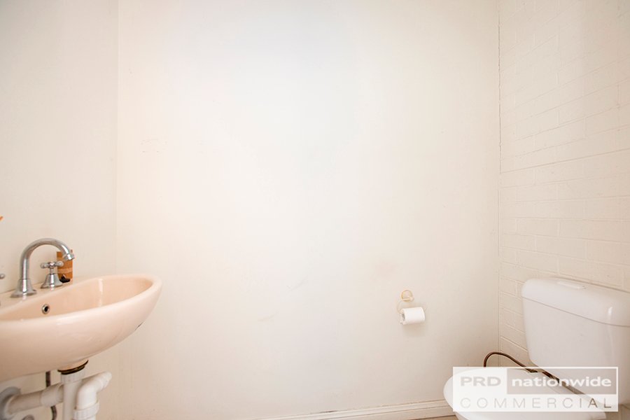 Shop 4, 164 Peel Street TAMWORTH 5