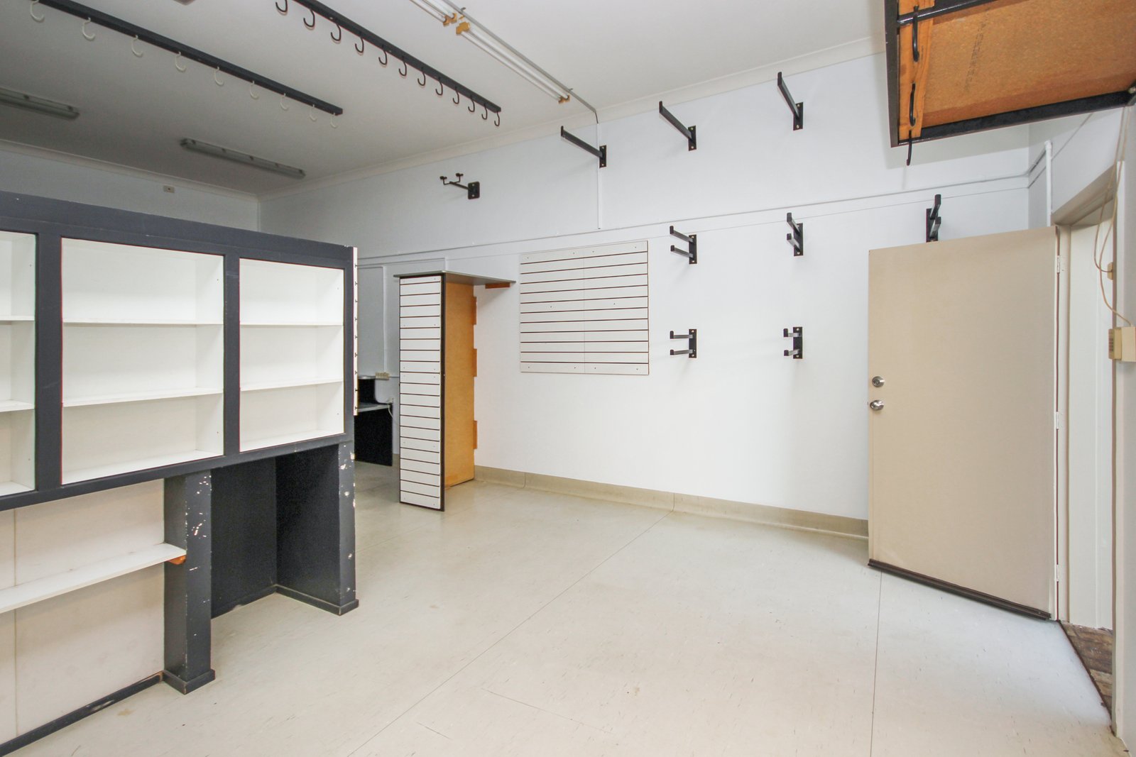 Shop 4 / 64 Bold Street LAURIETON 5