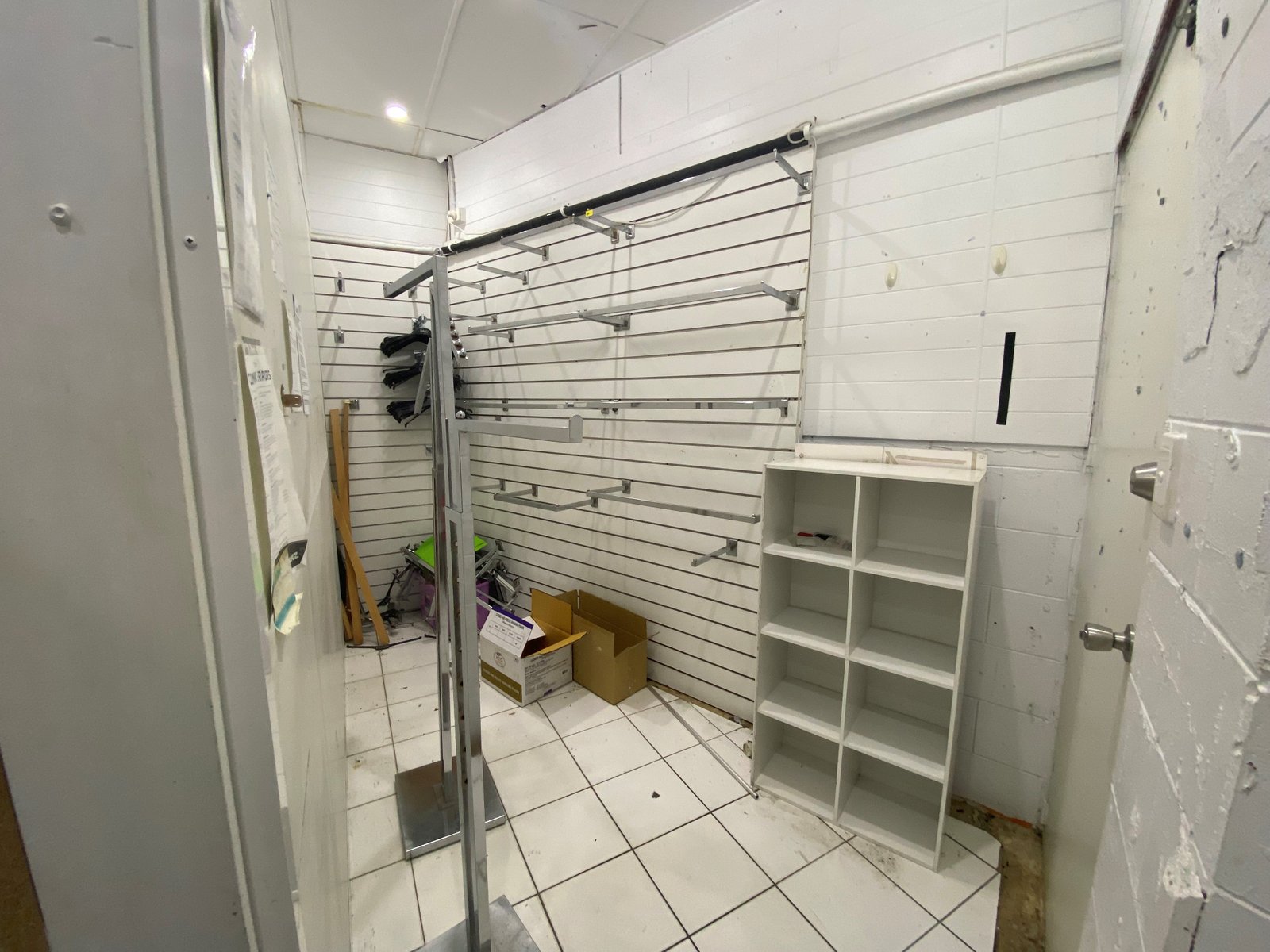 Shop 5/390 Shute Harbour Road AIRLIE BEACH 9