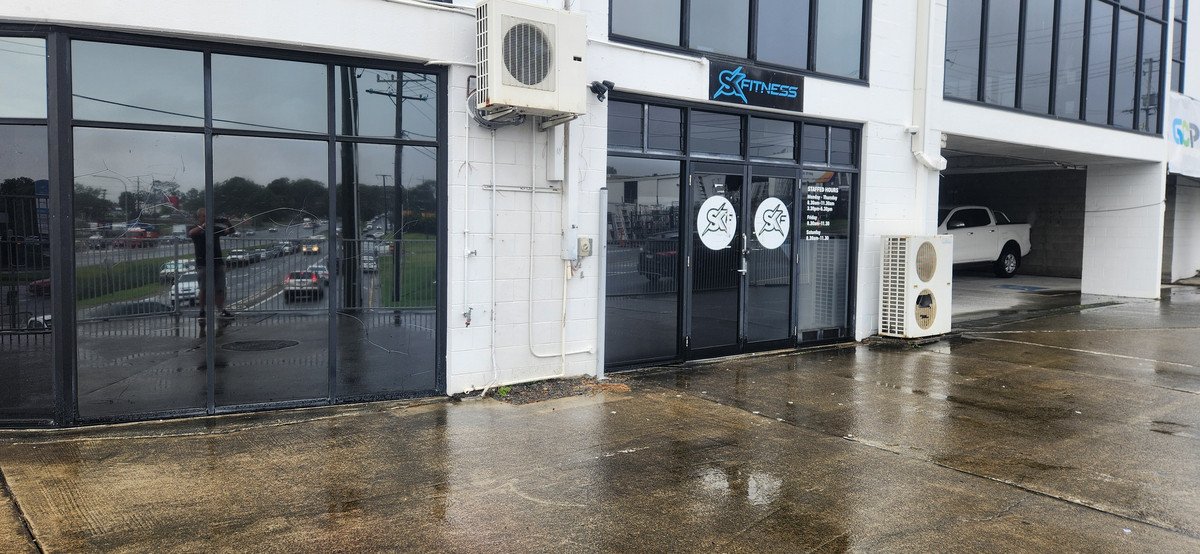 Showroom/2 Newcastle Street Burleigh Heads 2