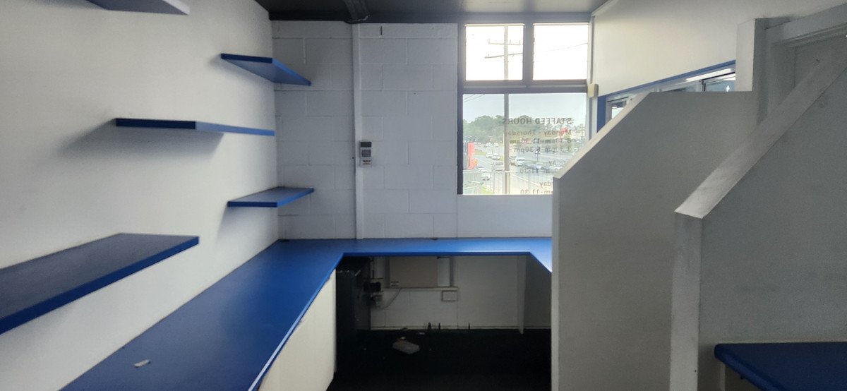 Showroom/2 Newcastle Street Burleigh Heads 7