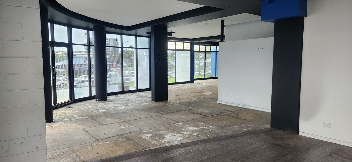 Showroom/2 Newcastle Street Burleigh Heads 9