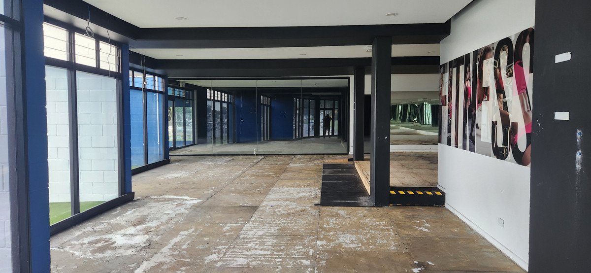 Showroom/2 Newcastle Street Burleigh Heads 10