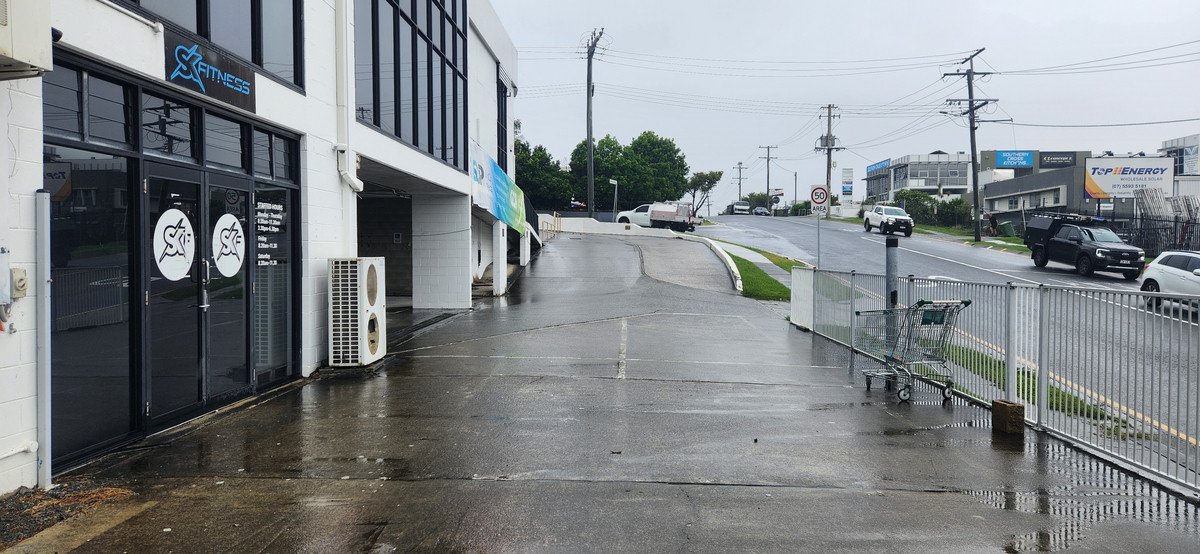 Showroom/2 Newcastle Street Burleigh Heads 14