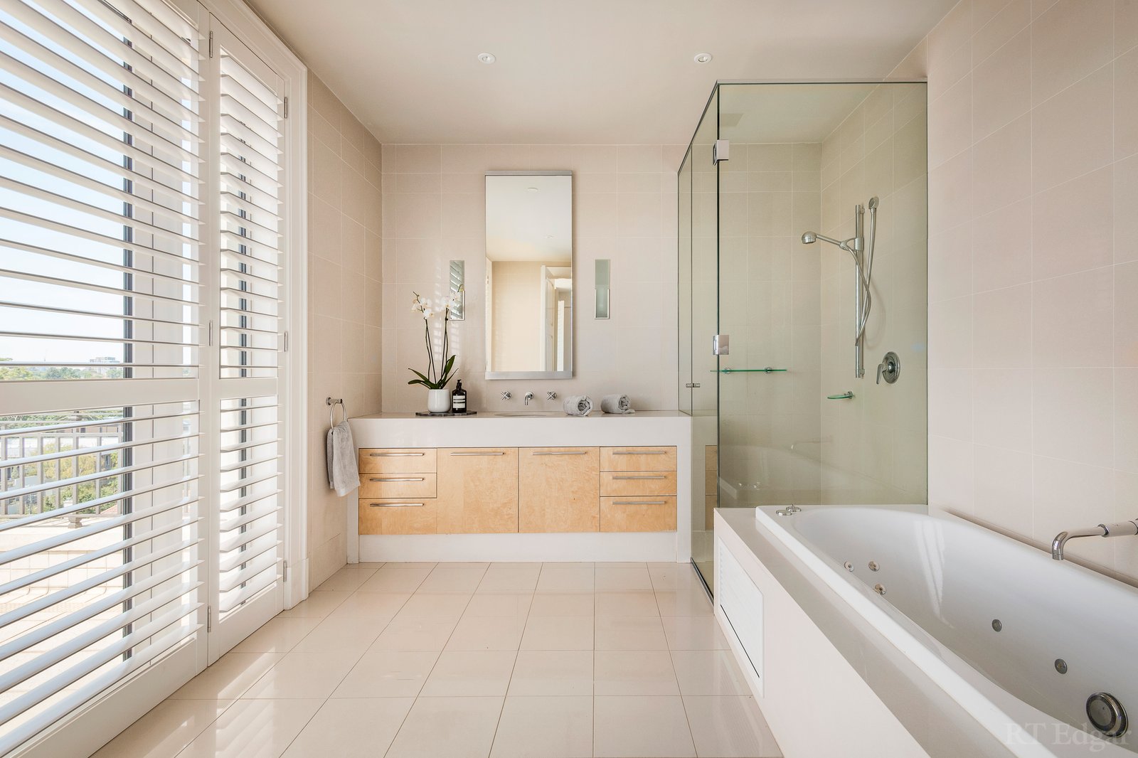 Real Estate and Property in Sub-Penthouse/392A Toorak Road, Toorak, VIC