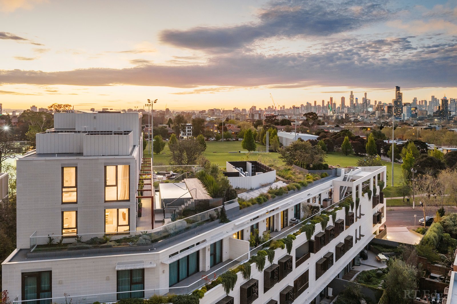 Real Estate and Property in Sub-penthouse/608 Orrong Road, Armadale, VIC
