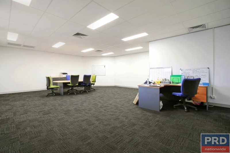 Suite 3, FF 526 Macauley Street ALBURY 5